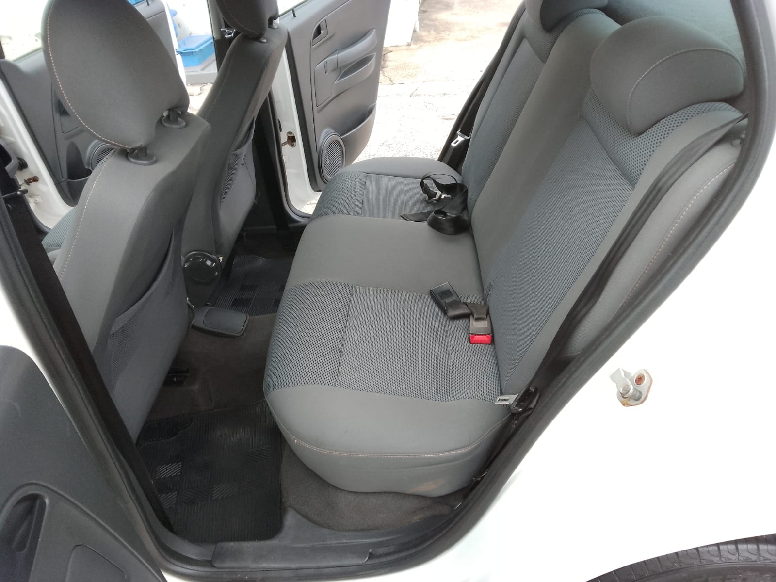 Volkswagen  FOX TREND 1.0 8V FLEX 4P